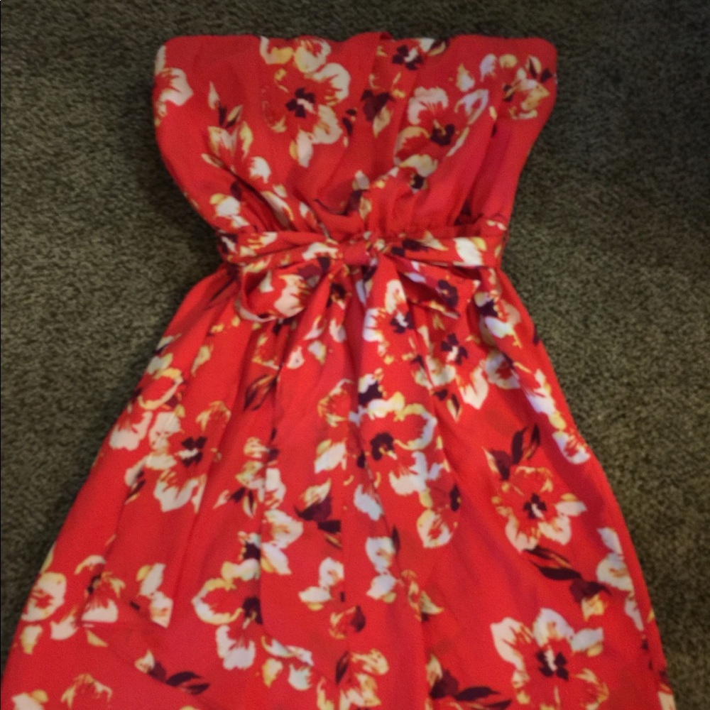 ❌❌❌SOLD❌❌❌Strapless Dress